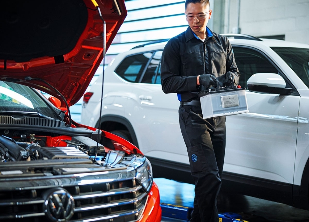 Dealership battery replacement costs are the most expensive
