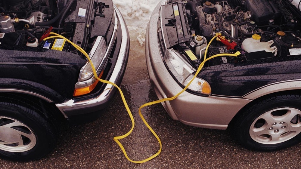 How To Jump A Car With Jumper Cables 2
