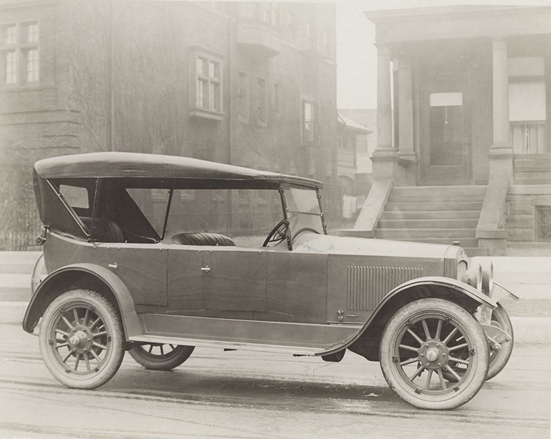 Auburn Beauty Six 1920s car